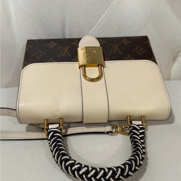 Louis Vuitton Cream and Brown Crossbody Bag - Picture 6 of 8